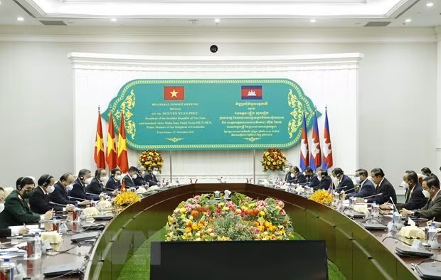 越南国家主席阮春福圆满结束对柬埔寨进行的国事访问 ảnh 2 越南国家主席阮春福圆满结束对柬埔寨进行的国事访问 ảnh 2