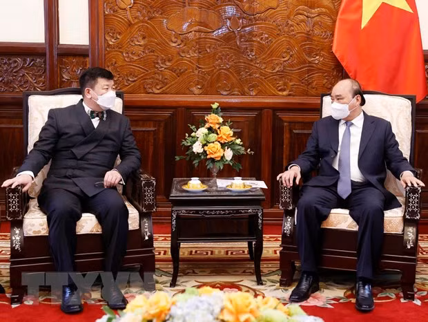 越南国家主席阮春福接受各国新任驻越大使递交国书 ảnh 1 越南国家主席阮春福接受各国新任驻越大使递交国书 ảnh 1