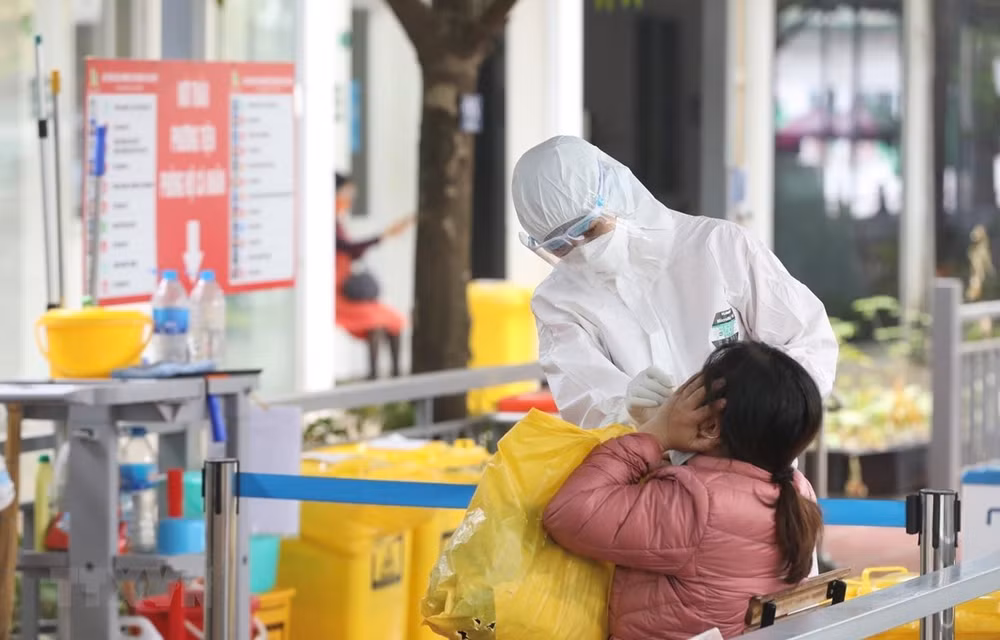 越南新增新冠肺炎确诊病例15377例 河内市新增确诊病例数最多 ảnh 1