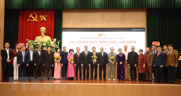 国家审计署副审计长邓世荣当选越南-阿塞拜疆友好协会主席 ảnh 1 国家审计署副审计长邓世荣当选越南-阿塞拜疆友好协会主席 ảnh 1
