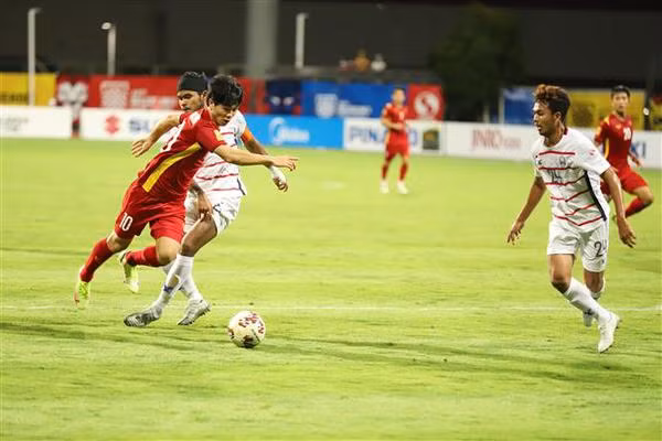 2020年“铃木杯”东南亚男足锦标赛：越南队晋级四强 ảnh 3