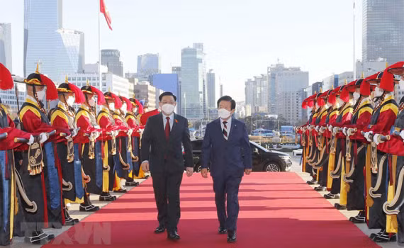 国会主席王廷惠:越韩战略合作伙伴关系不断取得实效 ảnh 2 国会主席王廷惠:越韩战略合作伙伴关系不断取得实效 ảnh 2