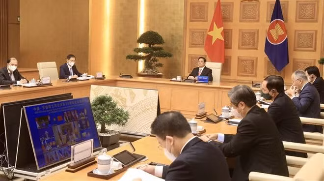 越南政府总理范明政出席东盟—中国建立对话关系30周年纪念峰会 ảnh 1