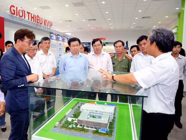 越南政府副总理王廷惠：充分发挥芹苴市越韩科技孵化器的作用 ảnh 1