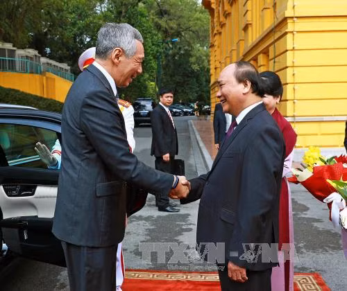 越新两国发表联合声明 强调和平解决各争端的重要性 ảnh 1 越新两国发表联合声明 强调和平解决各争端的重要性 ảnh 1
