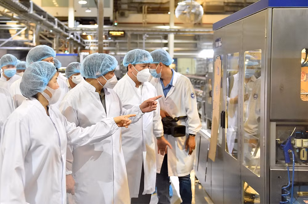 范明政总理致信祝贺越南企业家日 ảnh 1 范明政总理致信祝贺越南企业家日 ảnh 1
