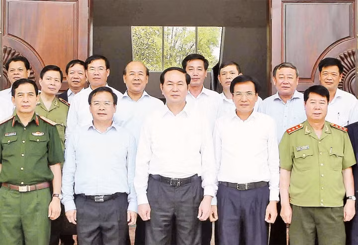 越南国家主席陈大光在奠边省调研 ảnh 1 越南国家主席陈大光在奠边省调研 ảnh 1