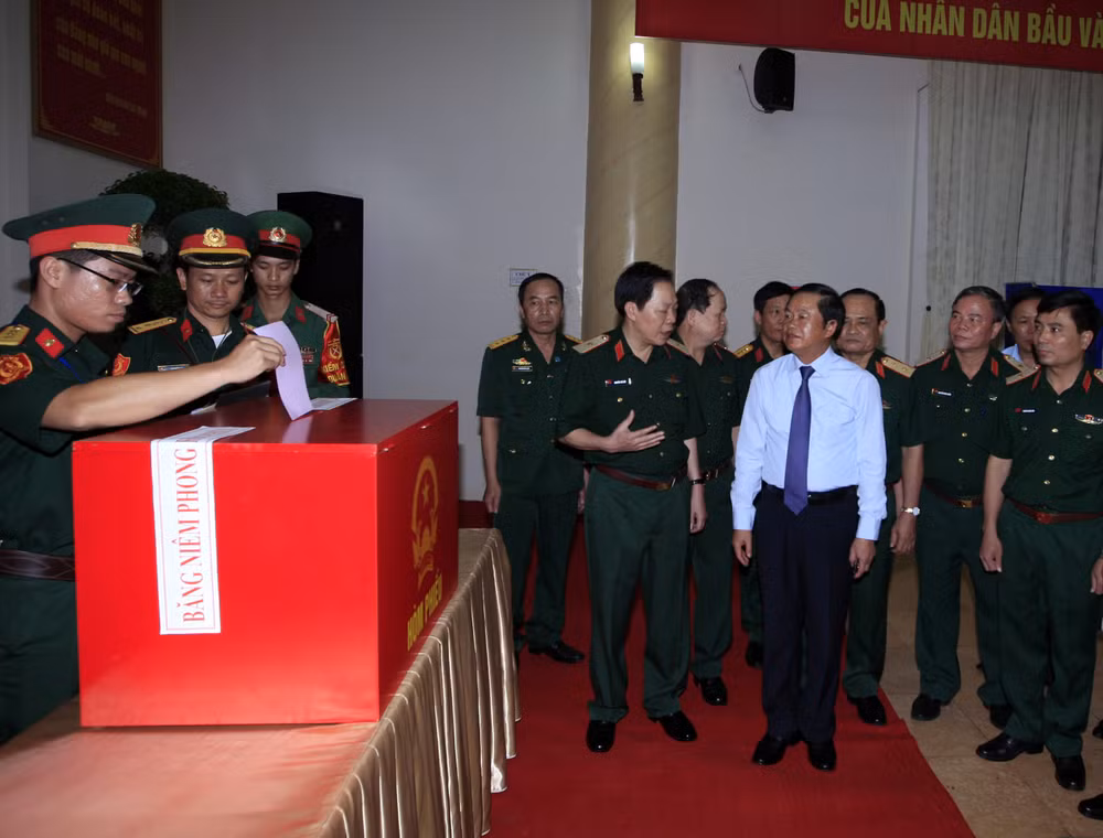 政府副总理张和平等领导检查各地选举工作 ảnh 4