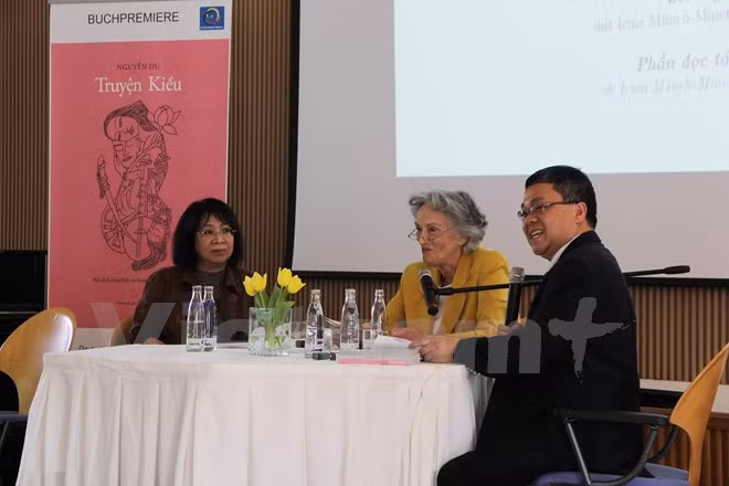越南著名诗人阮攸《翘传》德越双语版在德国亮相 ảnh 1 越南著名诗人阮攸《翘传》德越双语版在德国亮相 ảnh 1