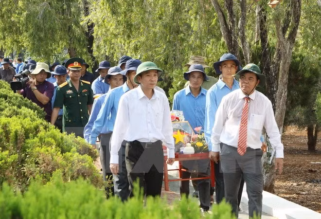 在柬烈士遗骸悼念安葬仪式在得乐省举行 ảnh 1 在柬烈士遗骸悼念安葬仪式在得乐省举行 ảnh 1