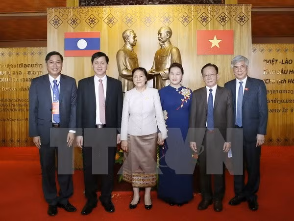老挝国会主席巴妮•雅陶都结束对越访问并出席越老建交55周年系列纪念活动之旅 ảnh 1 老挝国会主席巴妮•雅陶都结束对越访问并出席越老建交55周年系列纪念活动之旅 ảnh 1