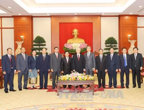 越南党和国家领导人分别会见老挝国家副主席潘坎•维帕万 ảnh 1 越南党和国家领导人分别会见老挝国家副主席潘坎•维帕万 ảnh 1