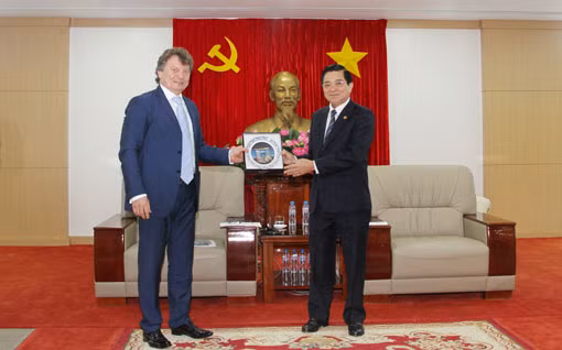 俄罗斯技术集团与越南平阳省开展橡胶种植合作 ảnh 2 俄罗斯技术集团与越南平阳省开展橡胶种植合作 ảnh 2