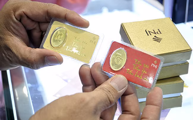  越南国内黄金价格下降10万越盾 ảnh 1