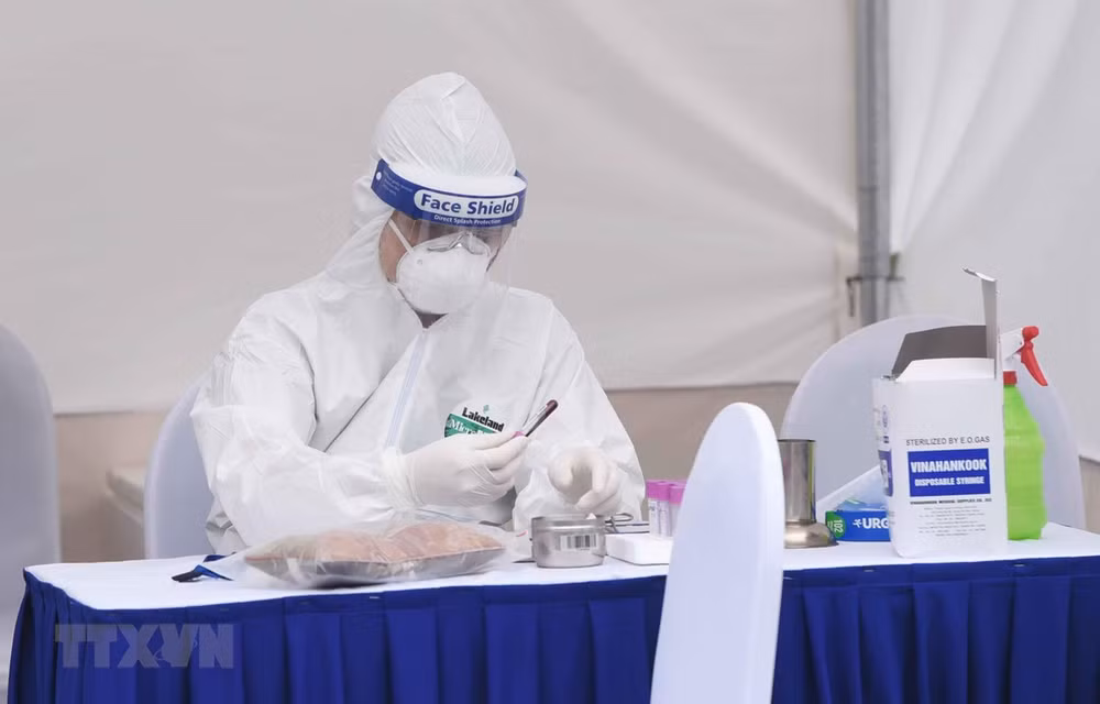 新冠肺炎疫情：越南新冠肺炎确诊病例增至240例 ảnh 1
