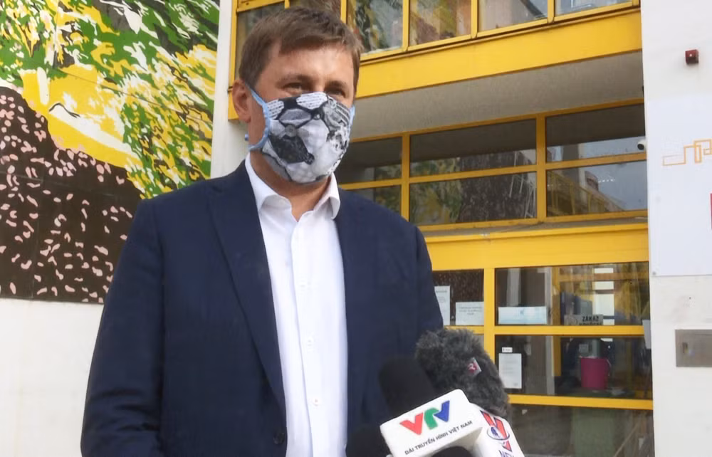 越南向捷克捐赠医用防护物资 ảnh 1 越南向捷克捐赠医用防护物资 ảnh 1