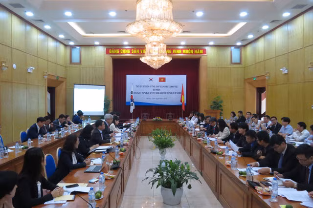 越韩政府间委员会第十五次会议在河内召开 ảnh 1