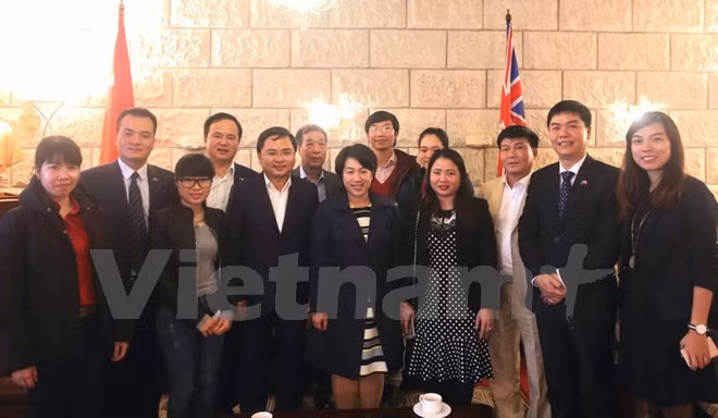 加强海外越南青年大学生协会与国内社团组织之间的沟通与交流 ảnh 1 加强海外越南青年大学生协会与国内社团组织之间的沟通与交流 ảnh 1