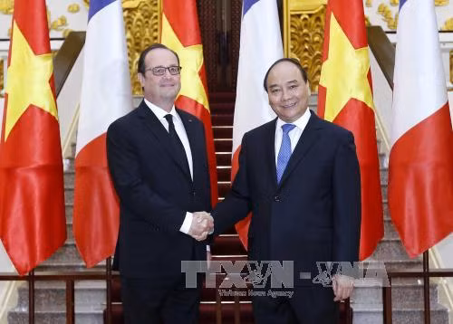越南政府总理阮春福会见法国总统弗朗索瓦·奥朗德 ảnh 2