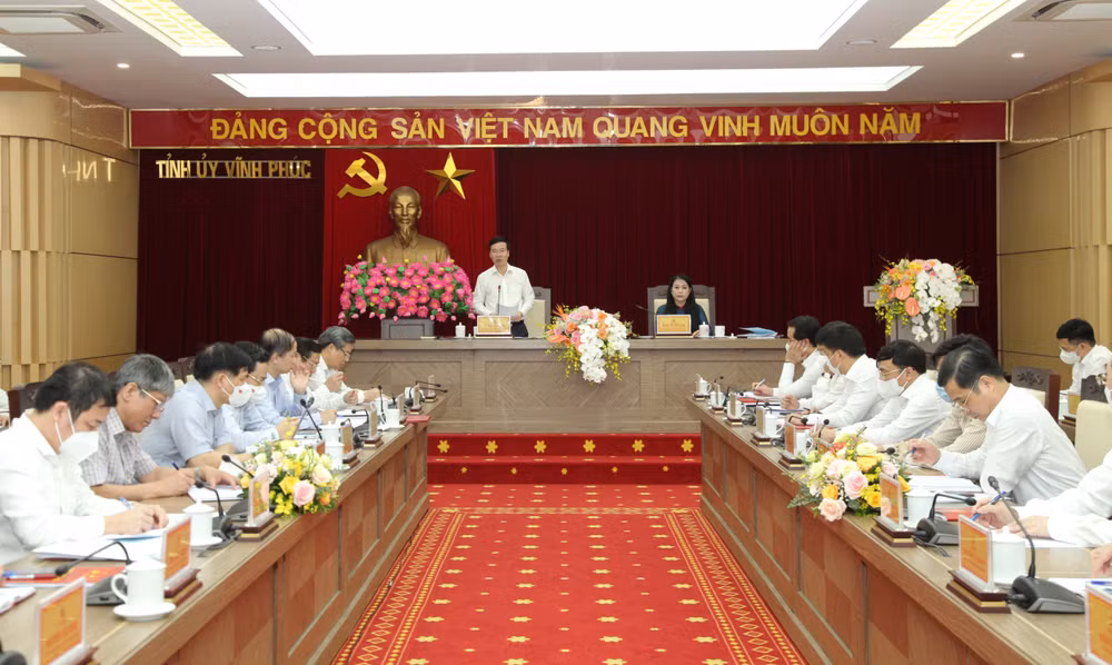 越共中央书记处常务书记武文赏:永福省尽快将越共十三大决议落到实处 ảnh 1 越共中央书记处常务书记武文赏:永福省尽快将越共十三大决议落到实处 ảnh 1