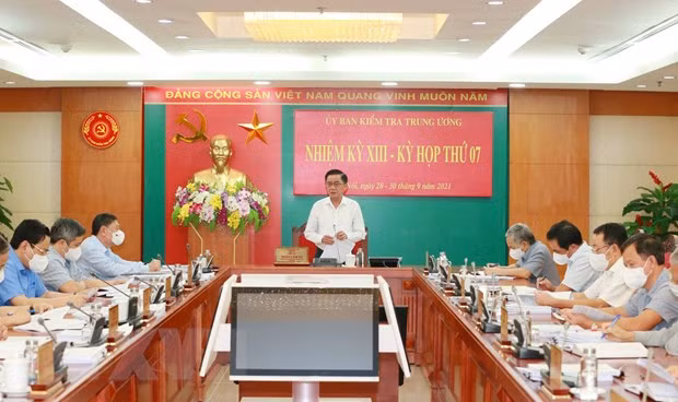原越南海警司令和多名高级将领受纪律处分 ảnh 1 原越南海警司令和多名高级将领受纪律处分 ảnh 1
