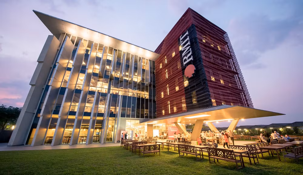 RMIT 大学代表越南出席东盟数字科学探索者竞赛决赛 ảnh 1 RMIT 大学代表越南出席东盟数字科学探索者竞赛决赛 ảnh 1