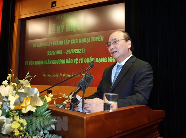 国家主席阮春福出席人民公安外线力量成立60周年庆典 ảnh 2 国家主席阮春福出席人民公安外线力量成立60周年庆典 ảnh 2