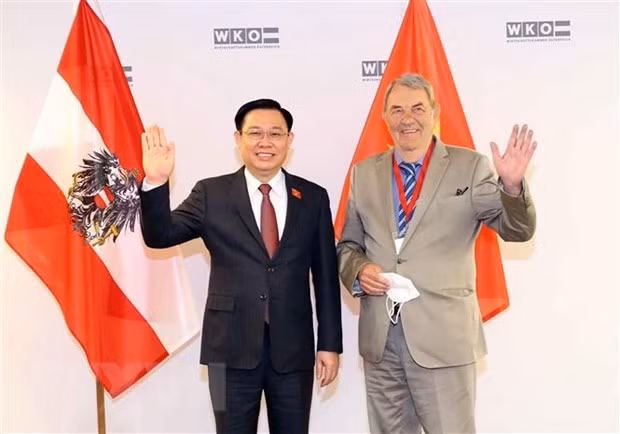 国会主席王廷惠出席越奥企业论坛 ảnh 1 国会主席王廷惠出席越奥企业论坛 ảnh 1