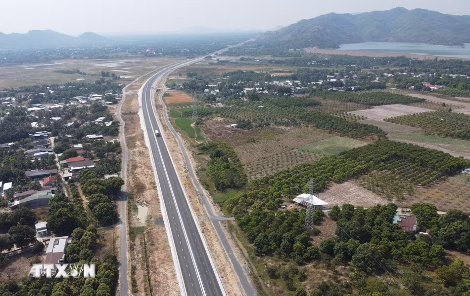 甘林—永好高速路段今日投运:发挥中南部地区经济发展的支撑作用 ảnh 1 甘林—永好高速路段今日投运:发挥中南部地区经济发展的支撑作用 ảnh 1