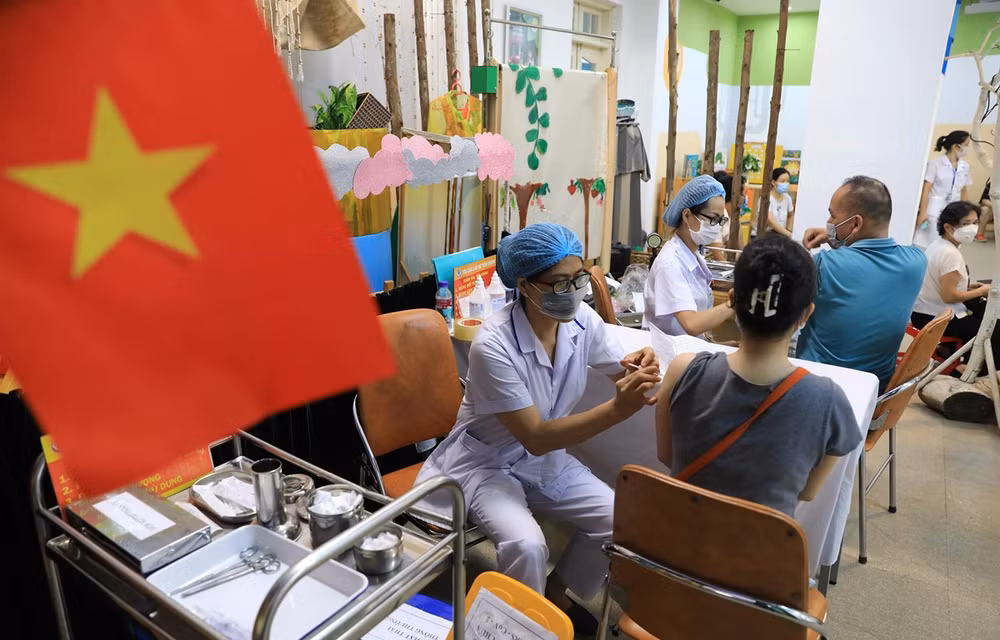 疫苗护照：开启经济复苏的“金钥匙” ảnh 1