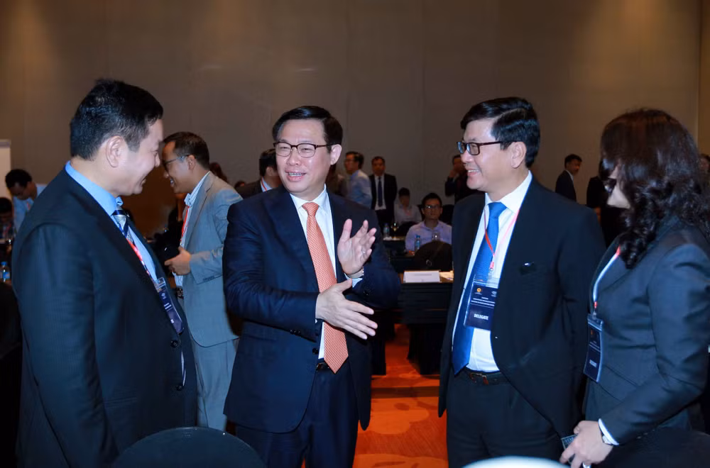 在新工业革命背景下寻求提高竞争力的策略 ảnh 2 在新工业革命背景下寻求提高竞争力的策略 ảnh 2