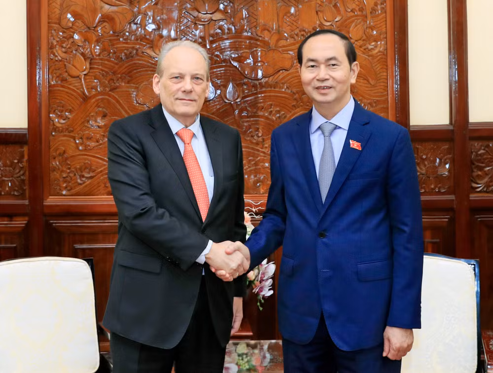 越南国家主席陈大光会见乌拉圭驻越大使 ảnh 1