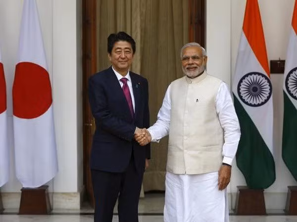 第31届东盟峰会: 日本和印度领导承诺为一个自由开放的印度太平洋地区加强合作 ảnh 1 第31届东盟峰会: 日本和印度领导承诺为一个自由开放的印度太平洋地区加强合作 ảnh 1