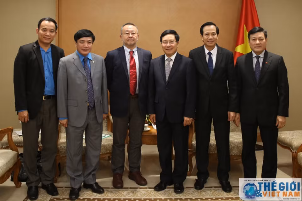 范平明副总理会见亚太劳工网络秘书长吉田翔哉 ảnh 2 范平明副总理会见亚太劳工网络秘书长吉田翔哉 ảnh 2