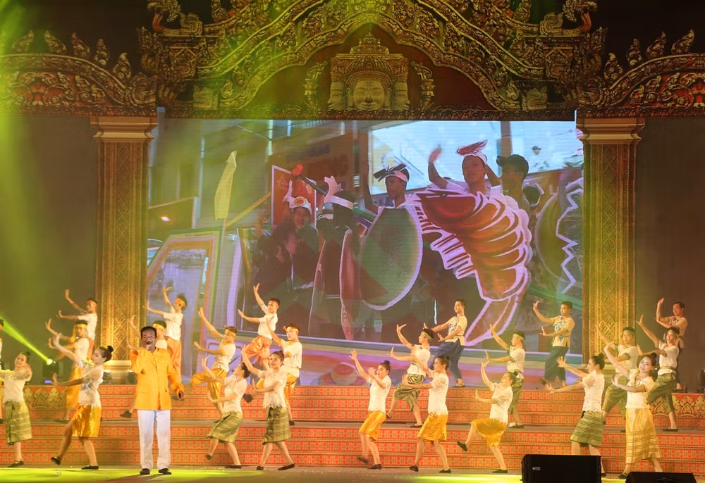 越南南部高棉族同胞文化体育与旅游节拉开帷幕 ảnh 2 越南南部高棉族同胞文化体育与旅游节拉开帷幕 ảnh 2