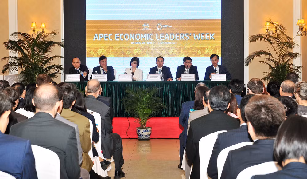 越南向外国驻河内代表处和国际组织通报APEC领导人会议周的结果 ảnh 1 越南向外国驻河内代表处和国际组织通报APEC领导人会议周的结果 ảnh 1