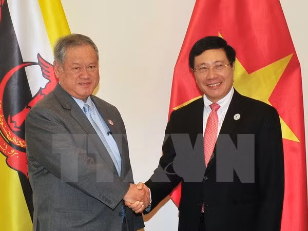 政府副总理兼外长范平明会见文莱外交与贸易部第二部长林玉成 ảnh 1 政府副总理兼外长范平明会见文莱外交与贸易部第二部长林玉成 ảnh 1