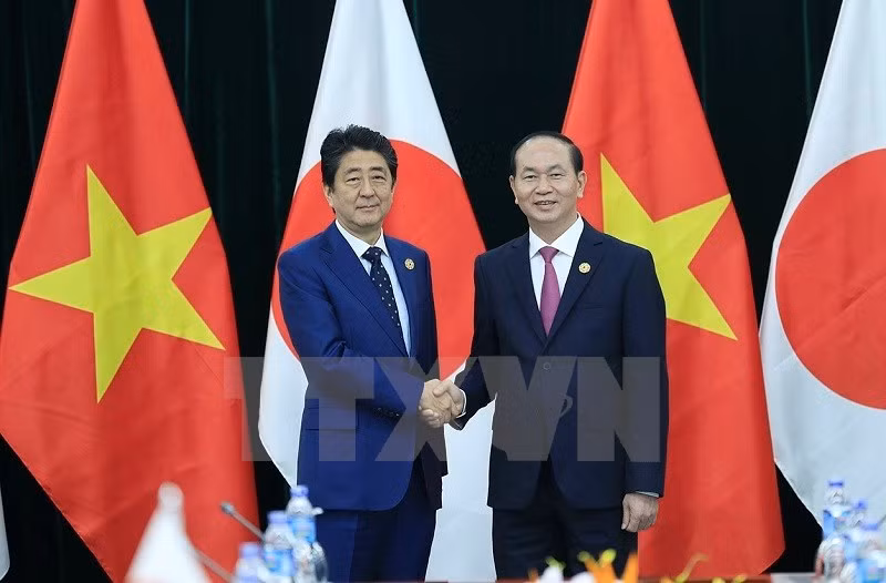 越南国家主席陈大光会见日本首相安倍晋三 ảnh 2