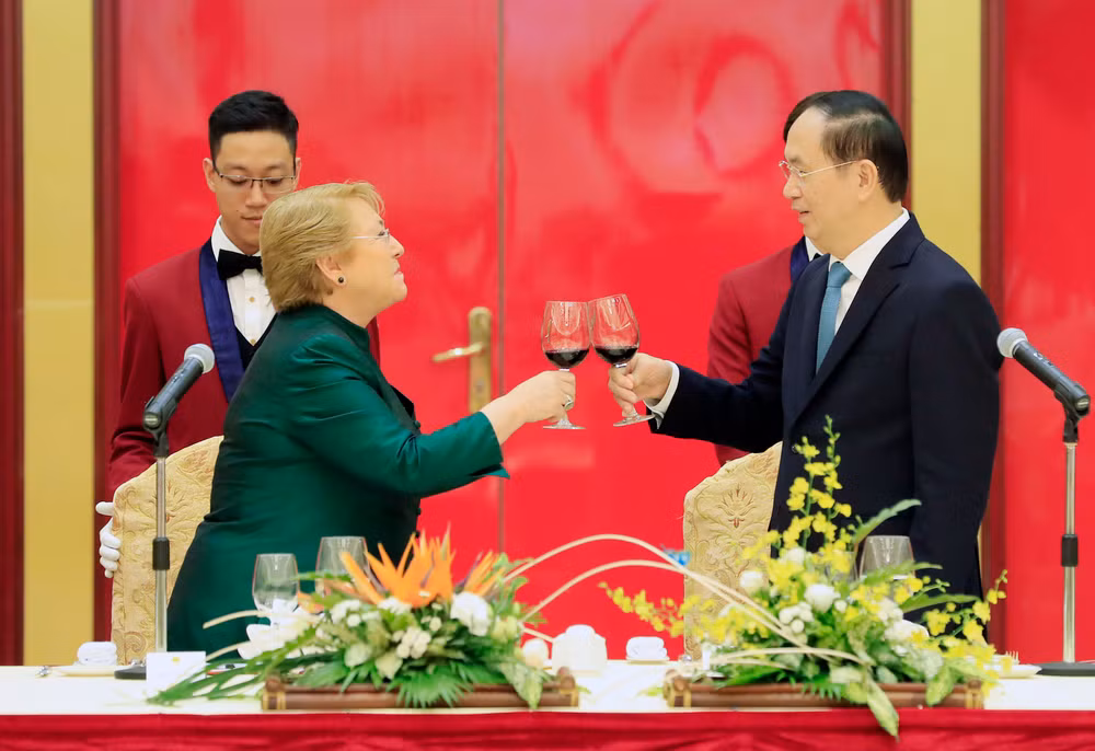 陈大光主席为智利总统米歇尔·巴切莱特·赫里亚举行欢迎国宴 ảnh 1 陈大光主席为智利总统米歇尔·巴切莱特·赫里亚举行欢迎国宴 ảnh 1