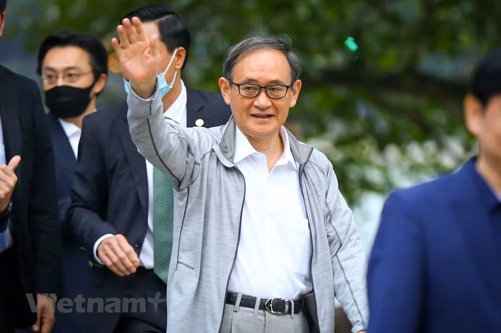 组图：日本首相菅义伟在还剑湖走路锻炼身体 ảnh 8