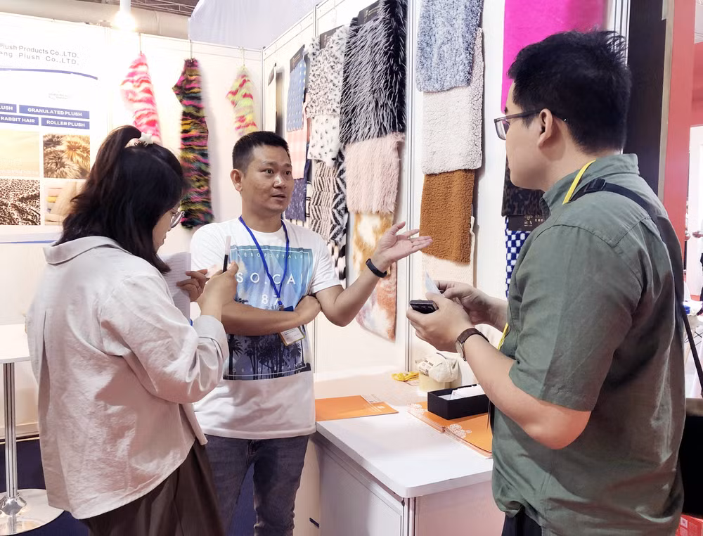 超过 1300 家企业参加 2023 年西贡纺织及制衣产业——设备与原材料国际展会 ảnh 1 超过 1300 家企业参加 2023 年西贡纺织及制衣产业——设备与原材料国际展会 ảnh 1