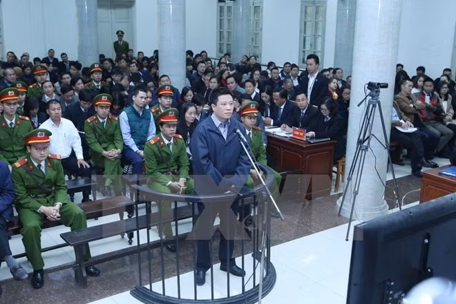 海洋银行前董事长何文深一案:727名涉案人员出庭受审 ảnh 1 海洋银行前董事长何文深一案:727名涉案人员出庭受审 ảnh 1
