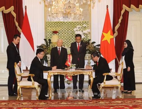越南与印尼签署多项合作文件 ảnh 1