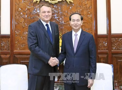 越南国家主席陈大光会见斯洛伐克驻越大使 ảnh 1 越南国家主席陈大光会见斯洛伐克驻越大使 ảnh 1