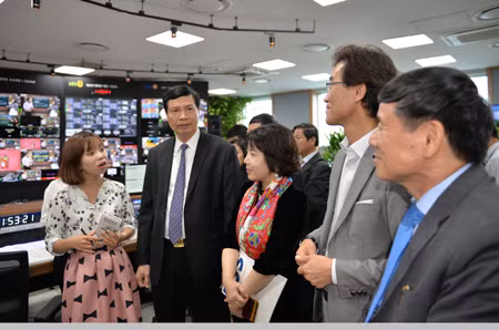 越南广宁省工作代表团赴韩国了解智慧城市建设经验 ảnh 1