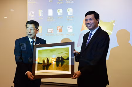 越南广宁省工作代表团赴韩国了解智慧城市建设经验 ảnh 2