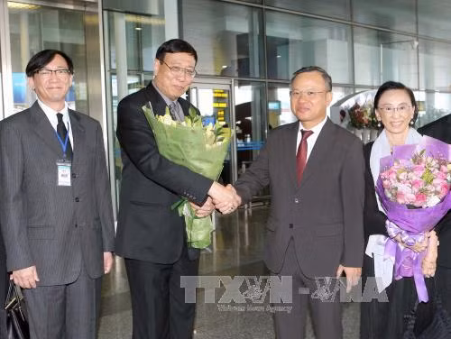 泰国国家立法议会议长蓬佩开始对越南进行正式访问 ảnh 1