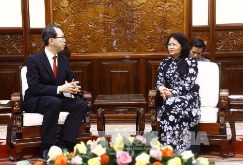 越南国家副主席邓氏玉盛会见日本福岛县知事内堀雅雄 ảnh 1 越南国家副主席邓氏玉盛会见日本福岛县知事内堀雅雄 ảnh 1