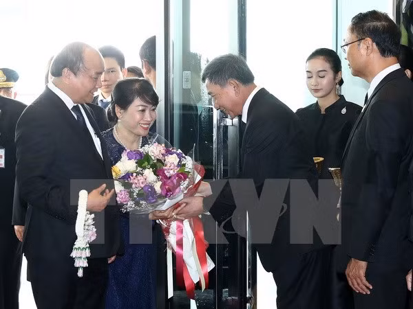 越南政府总理阮春福抵达曼谷 开始对泰国进行正式访问 ảnh 1