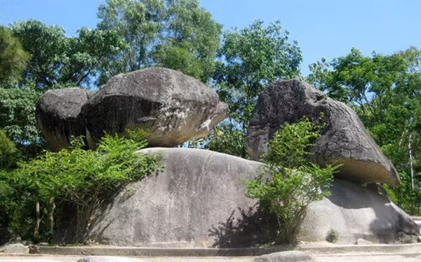 清化省岑山市——引人入胜的宗教文化类景区 ảnh 1 清化省岑山市——引人入胜的宗教文化类景区 ảnh 1